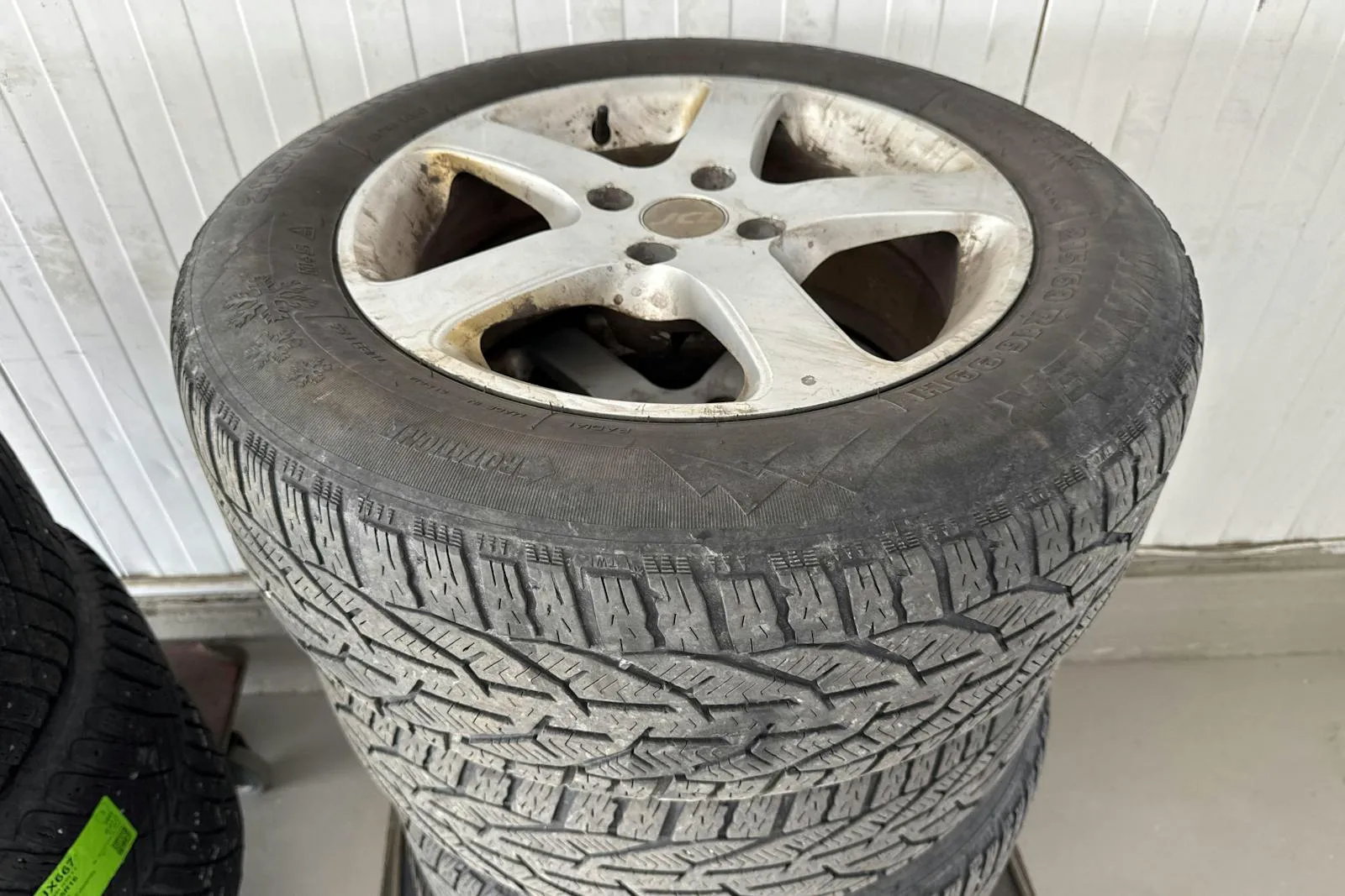 Vehicle image 14