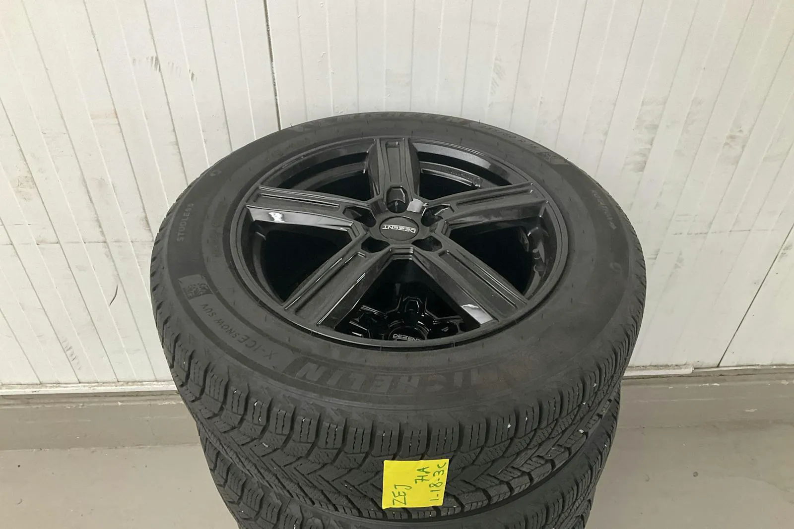 Vehicle image 15