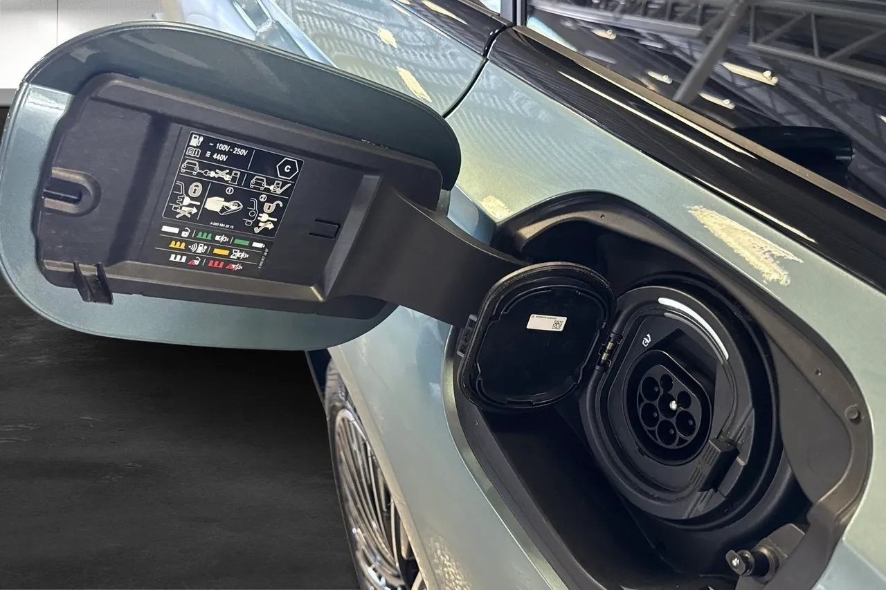 Vehicle image 20