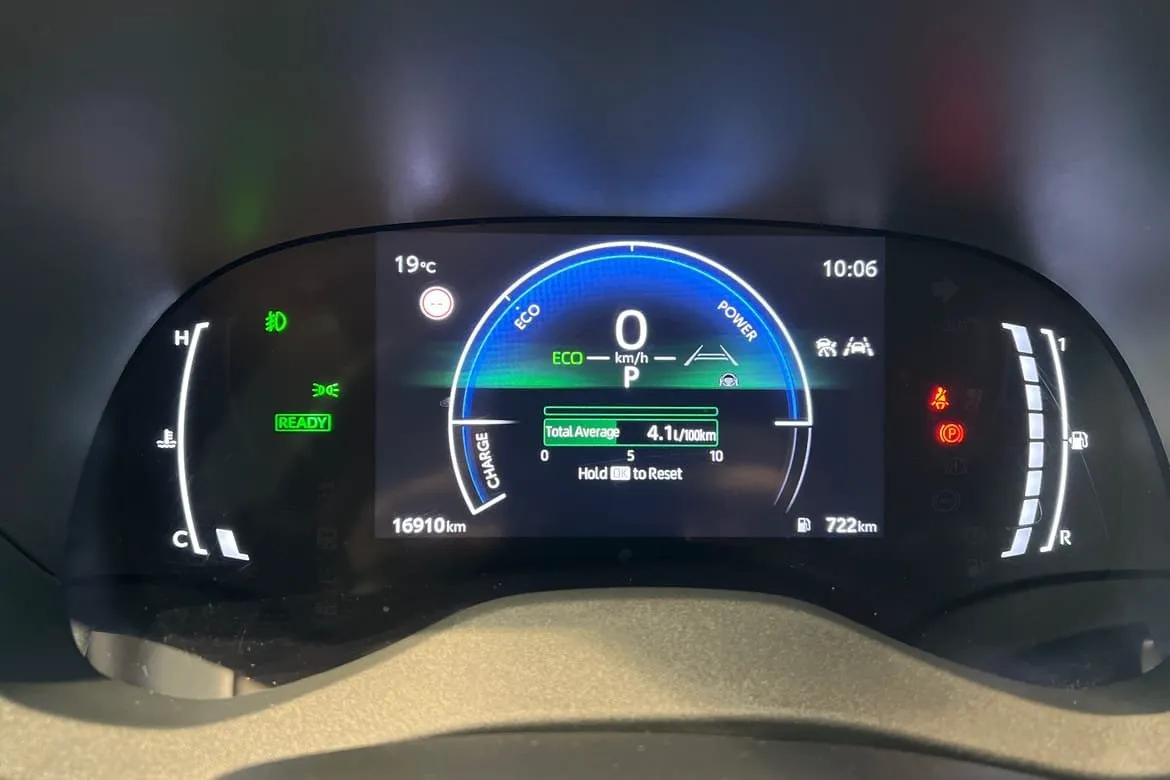 Vehicle image 15