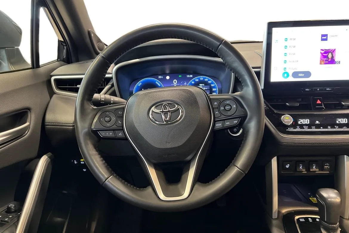 Vehicle image 10
