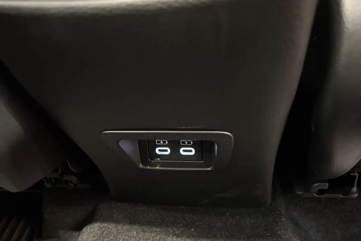 Vehicle image 21