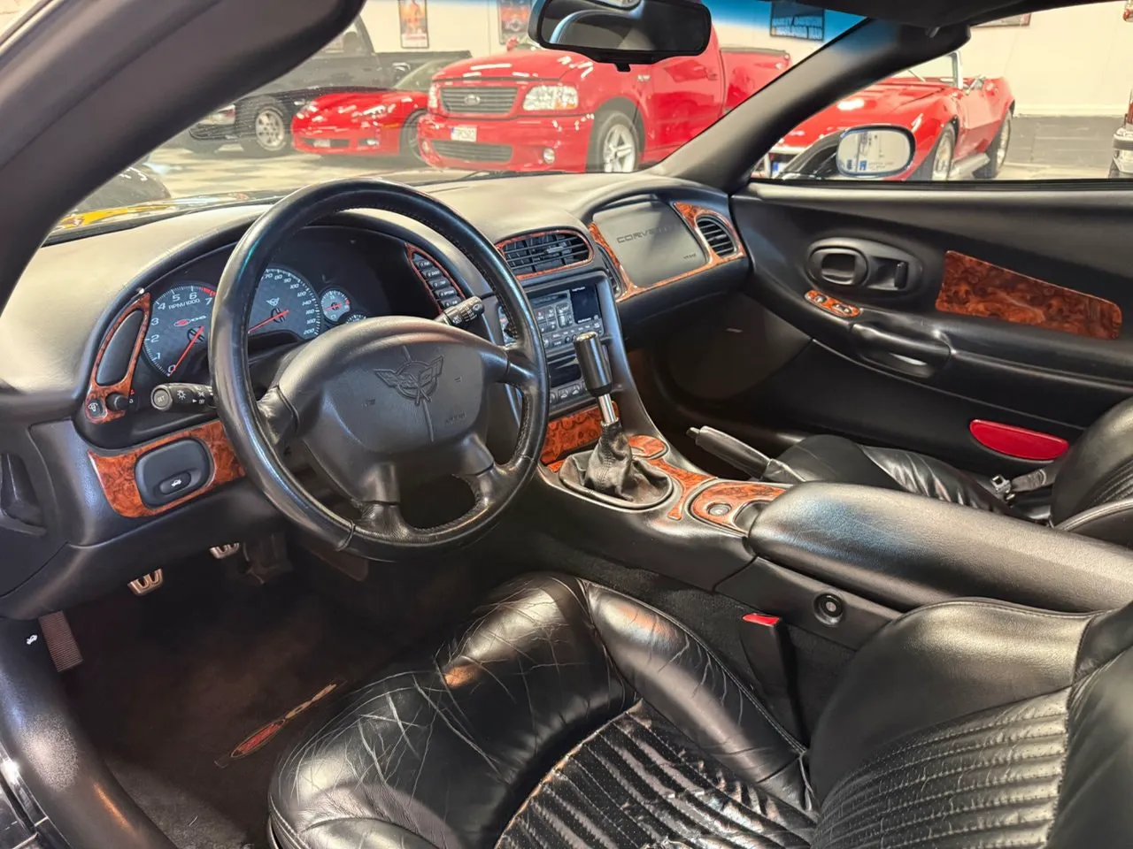 Vehicle image 16