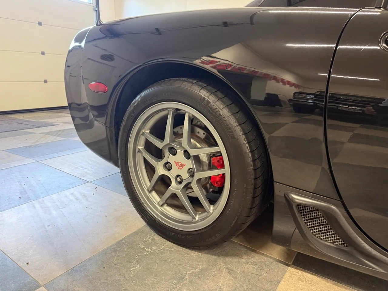Vehicle image 14