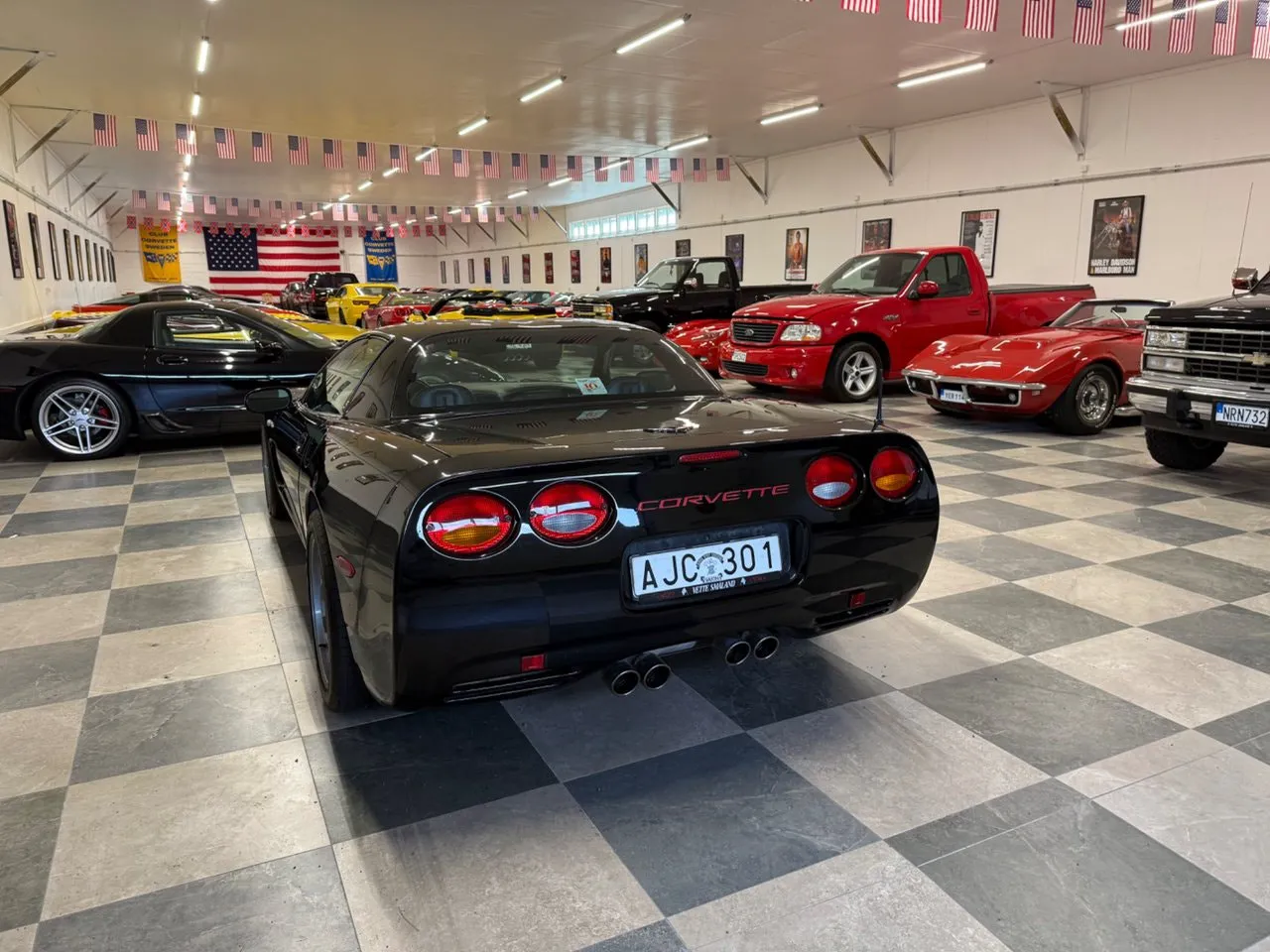 Vehicle image 8