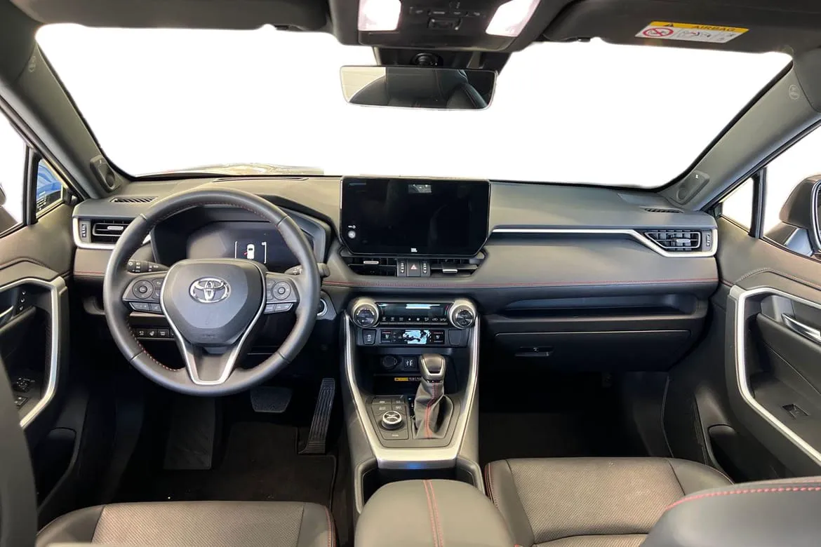 Vehicle image 12
