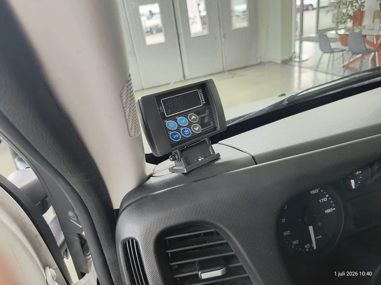 Vehicle image 27