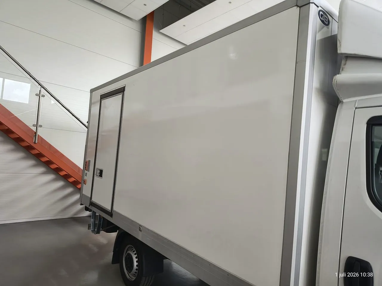 Vehicle image 7
