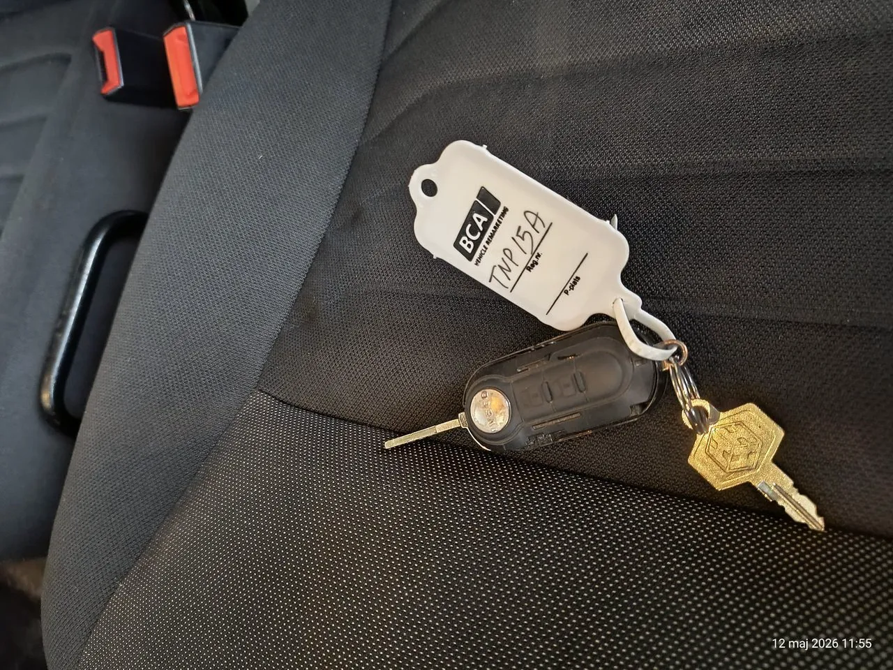 Vehicle image 20