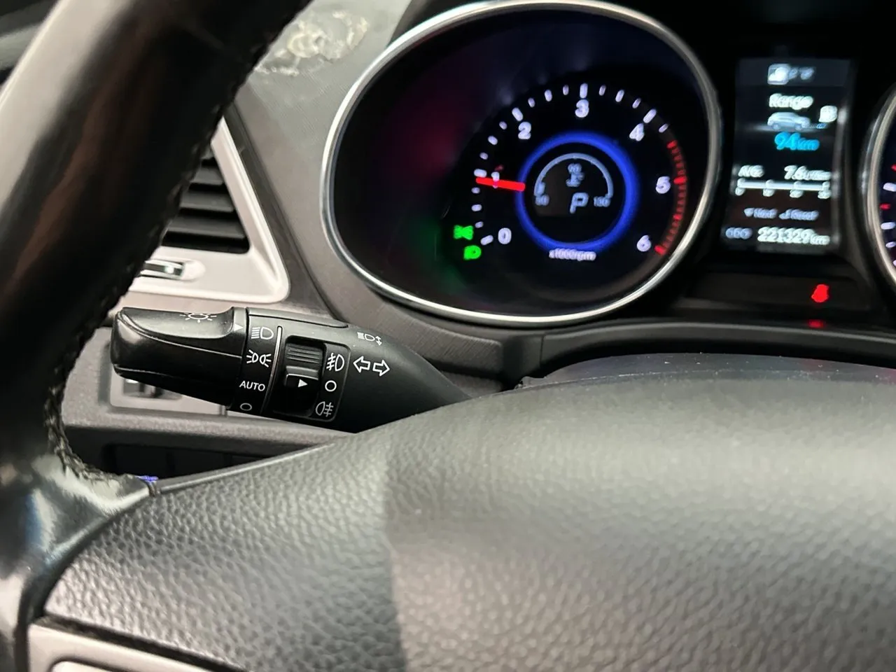 Vehicle image 25