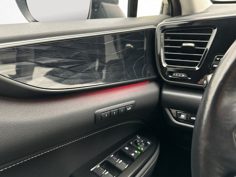 Lexus NX bild 15