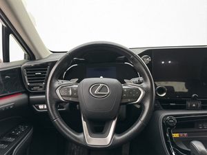 Lexus NX bild 10