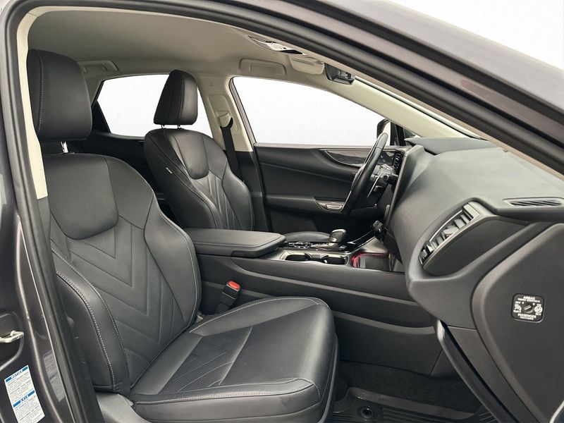 Lexus NX bild 11