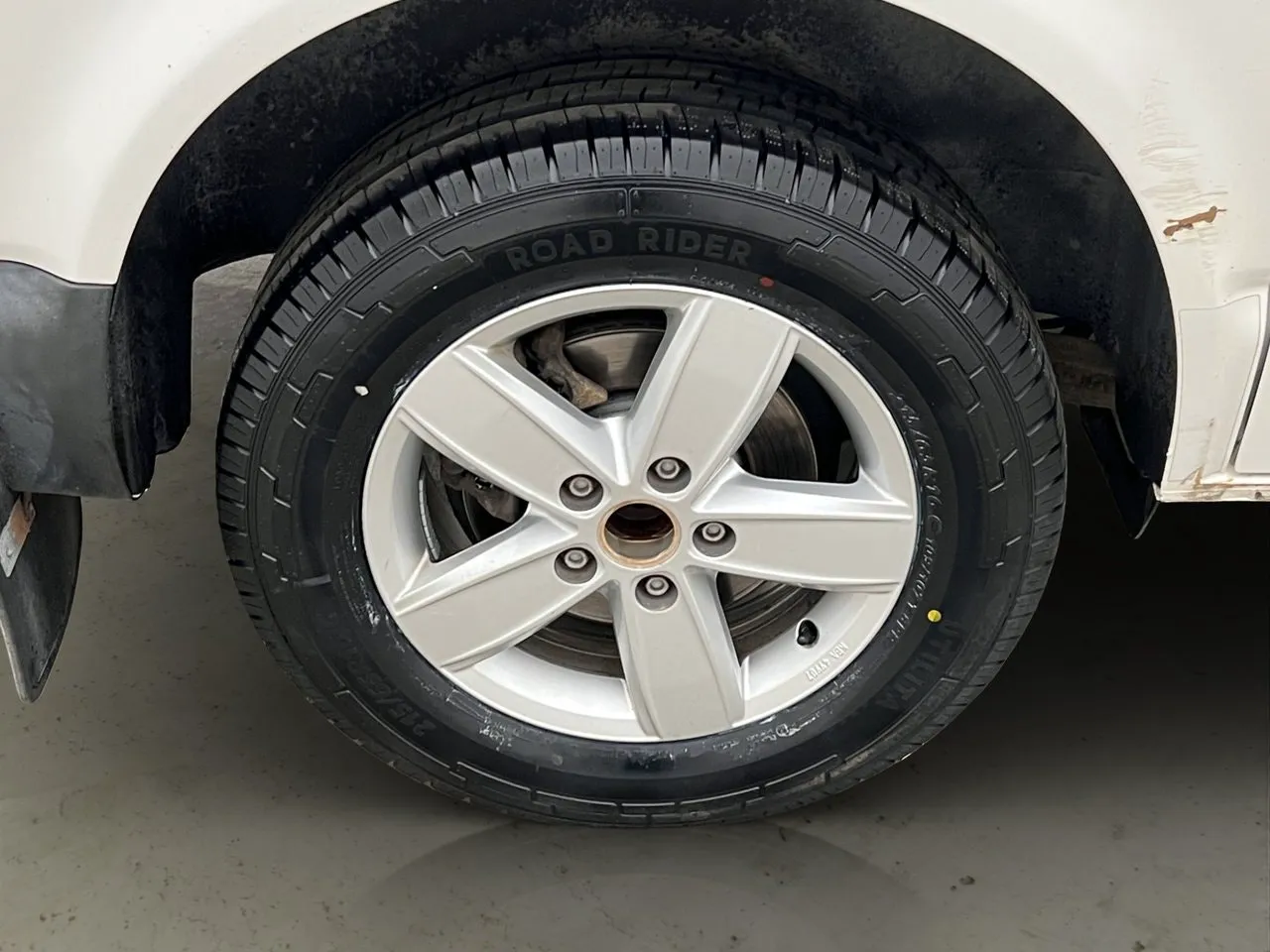 Vehicle image 33