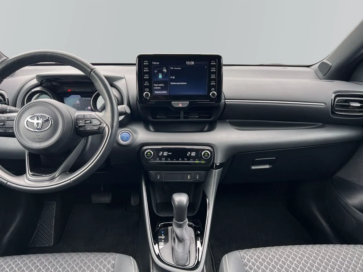 Vehicle image 7