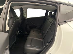 Tesla Model Y bild 26