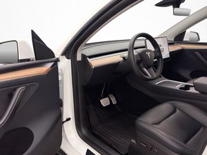 Tesla Model Y bild 10