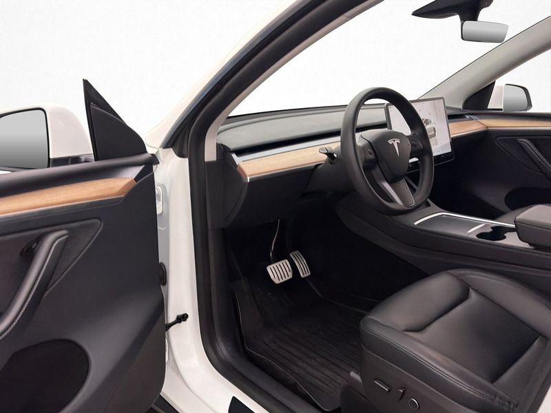 Tesla Model Y bild 10