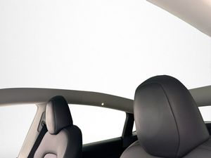 Tesla Model Y bild 12