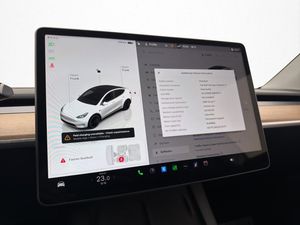 Tesla Model Y bild 18