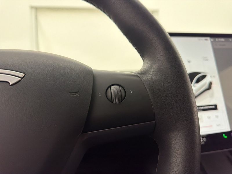 Tesla Model Y bild 16