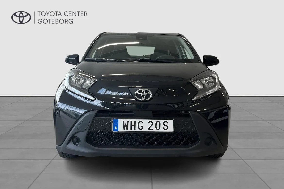 Vehicle image 7