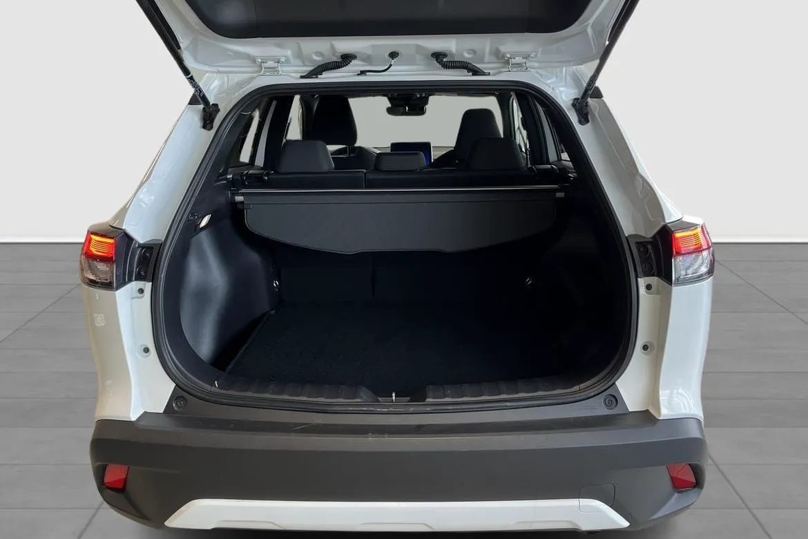Vehicle image 15