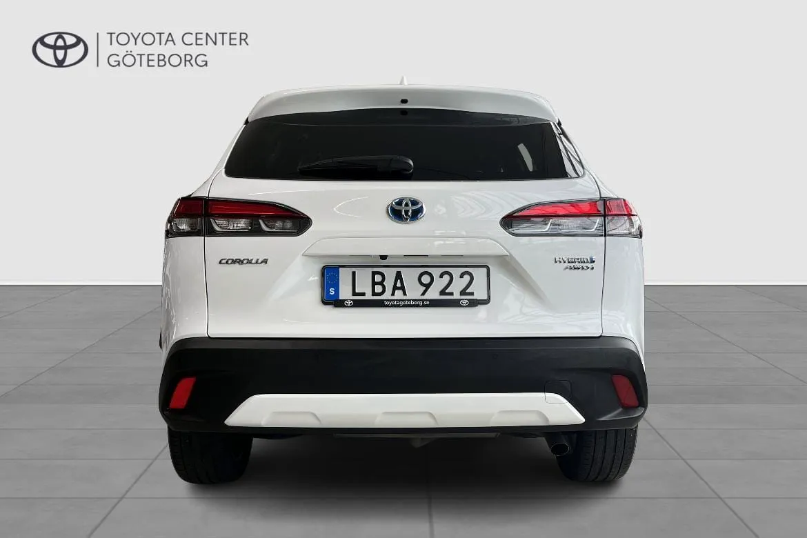 Vehicle image 6