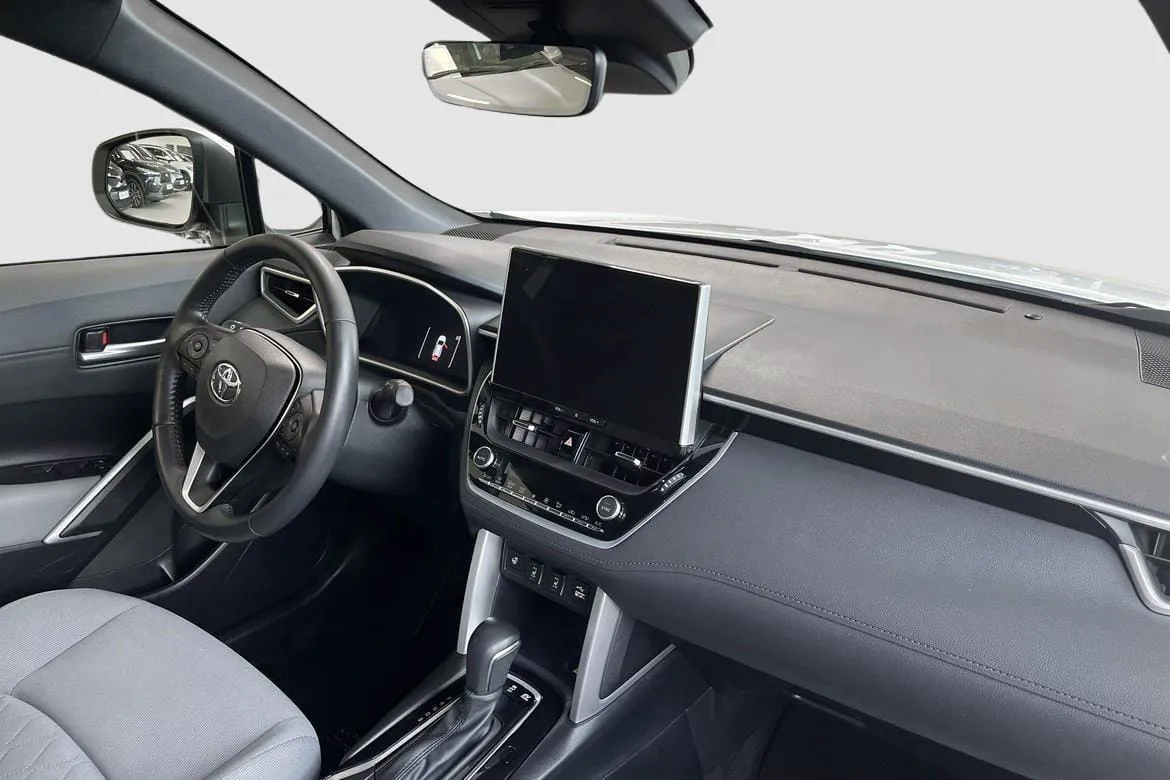 Vehicle image 8
