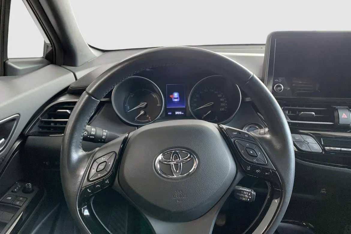 Vehicle image 11