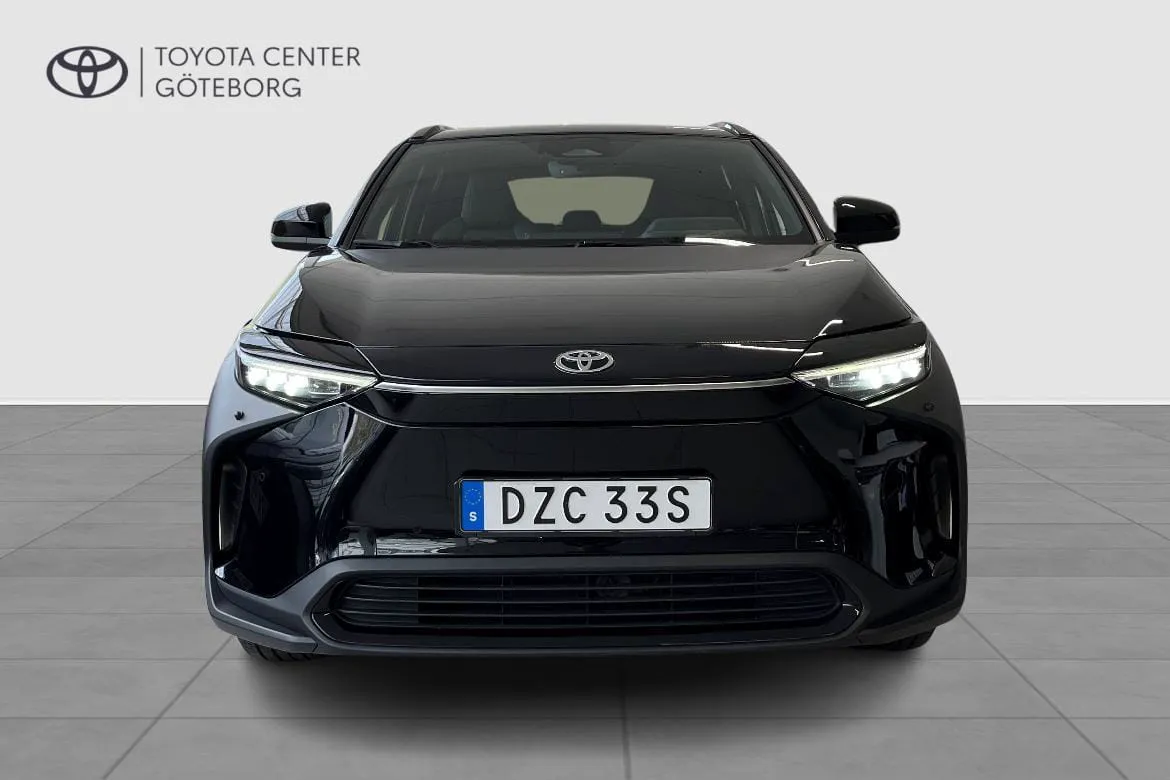 Vehicle image 7