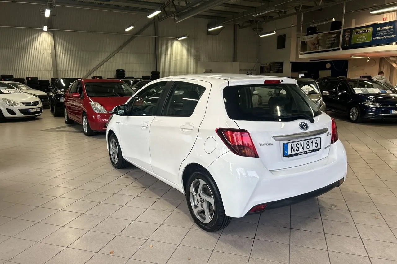 Vehicle image 7