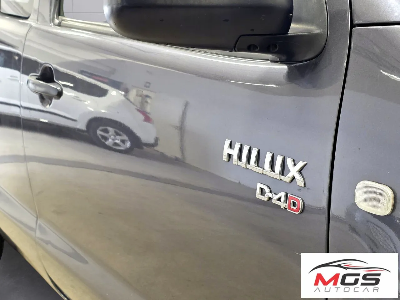 Vehicle image 10