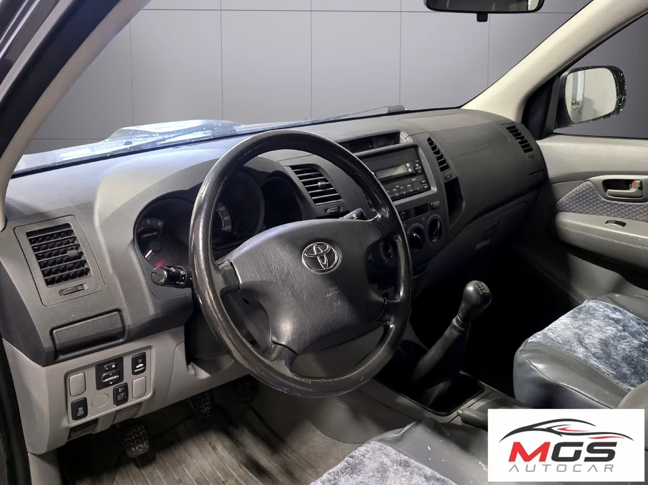 Vehicle image 16