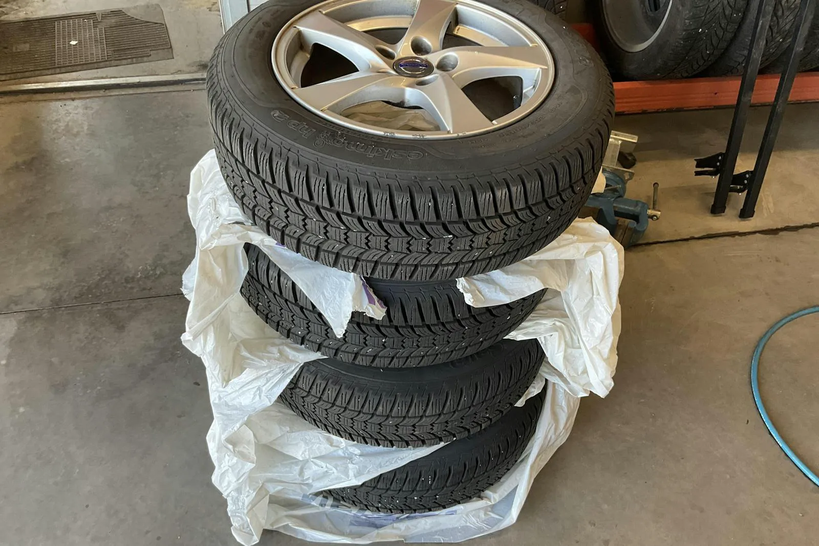 Vehicle image 14