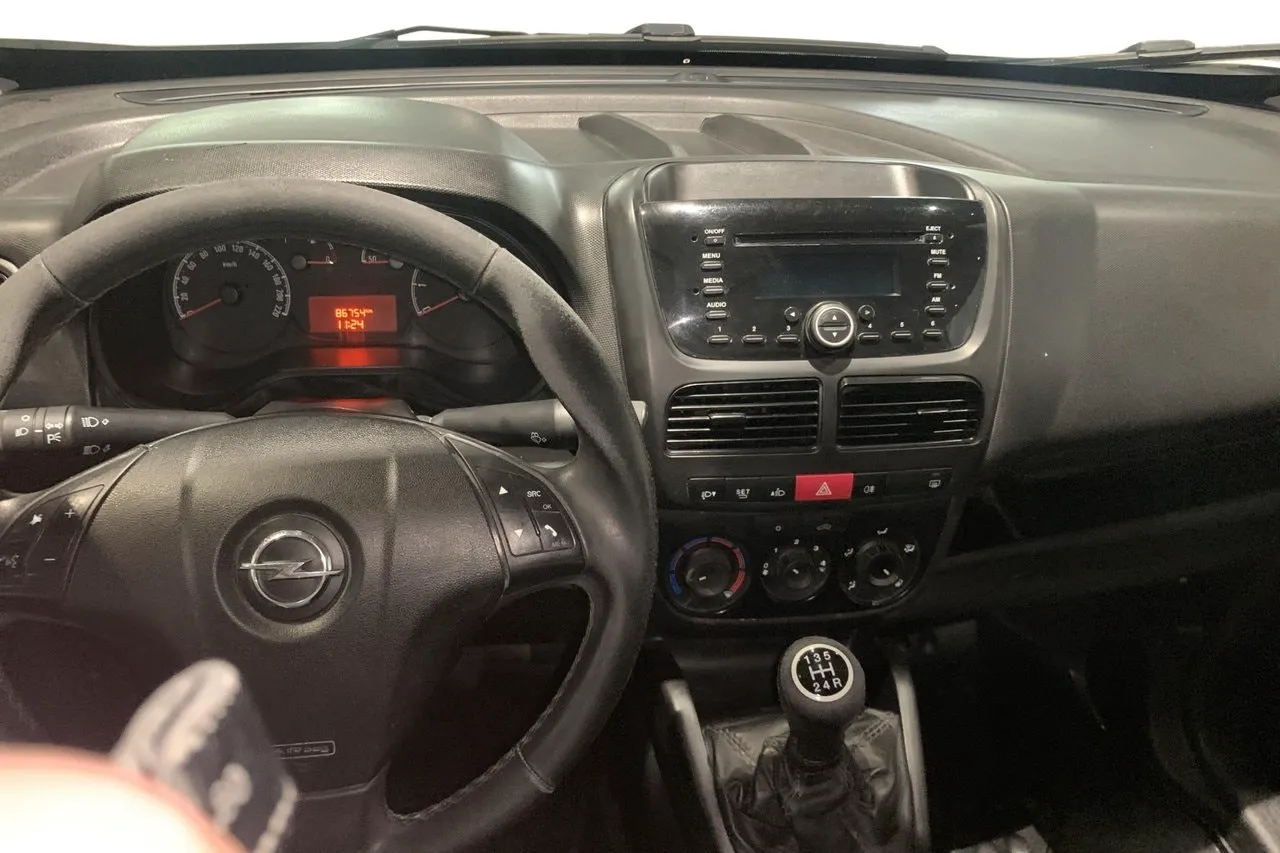 Vehicle image 9