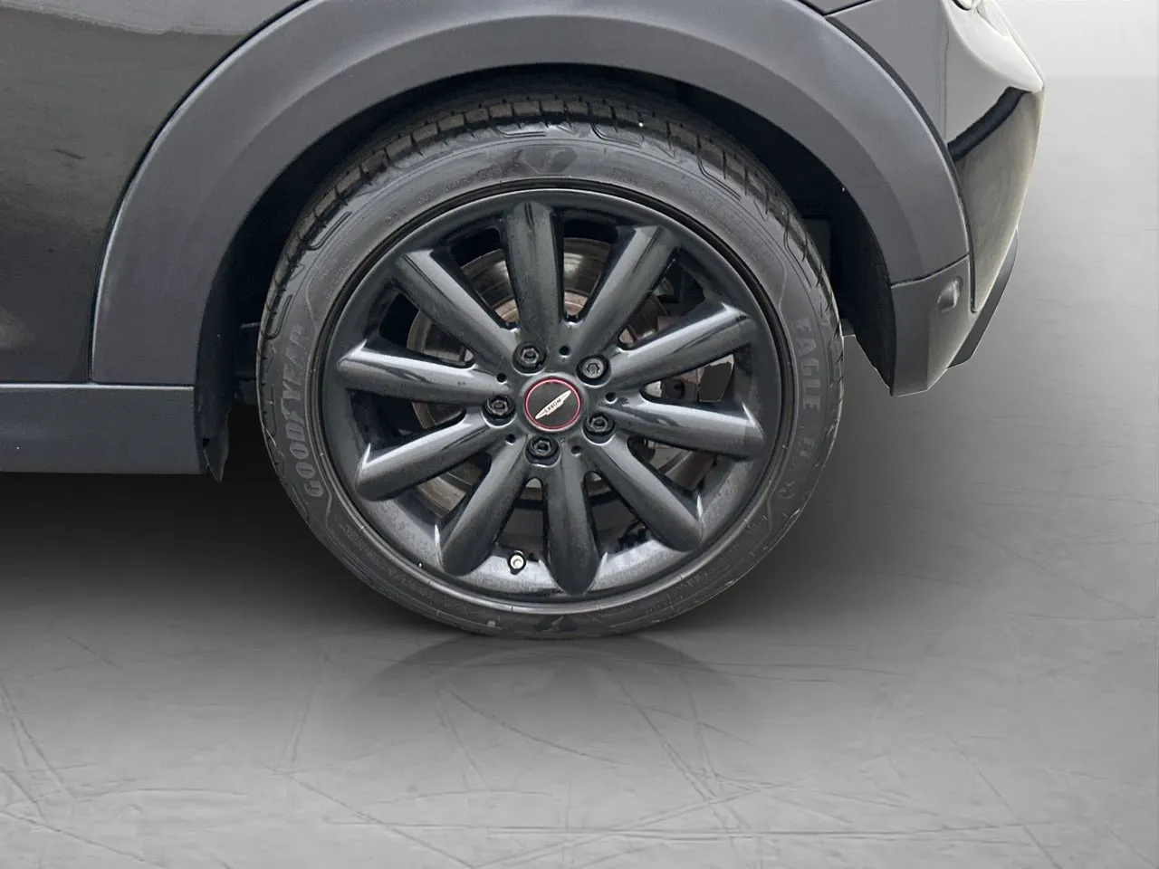 Vehicle image 30