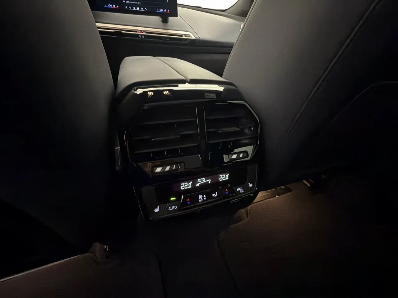 Vehicle image 34