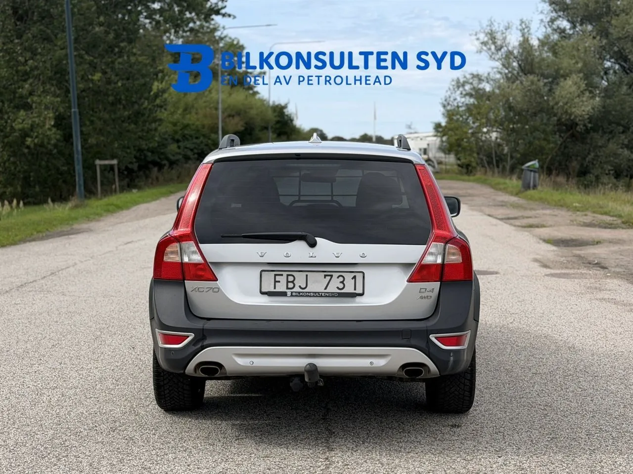 Vehicle image 14