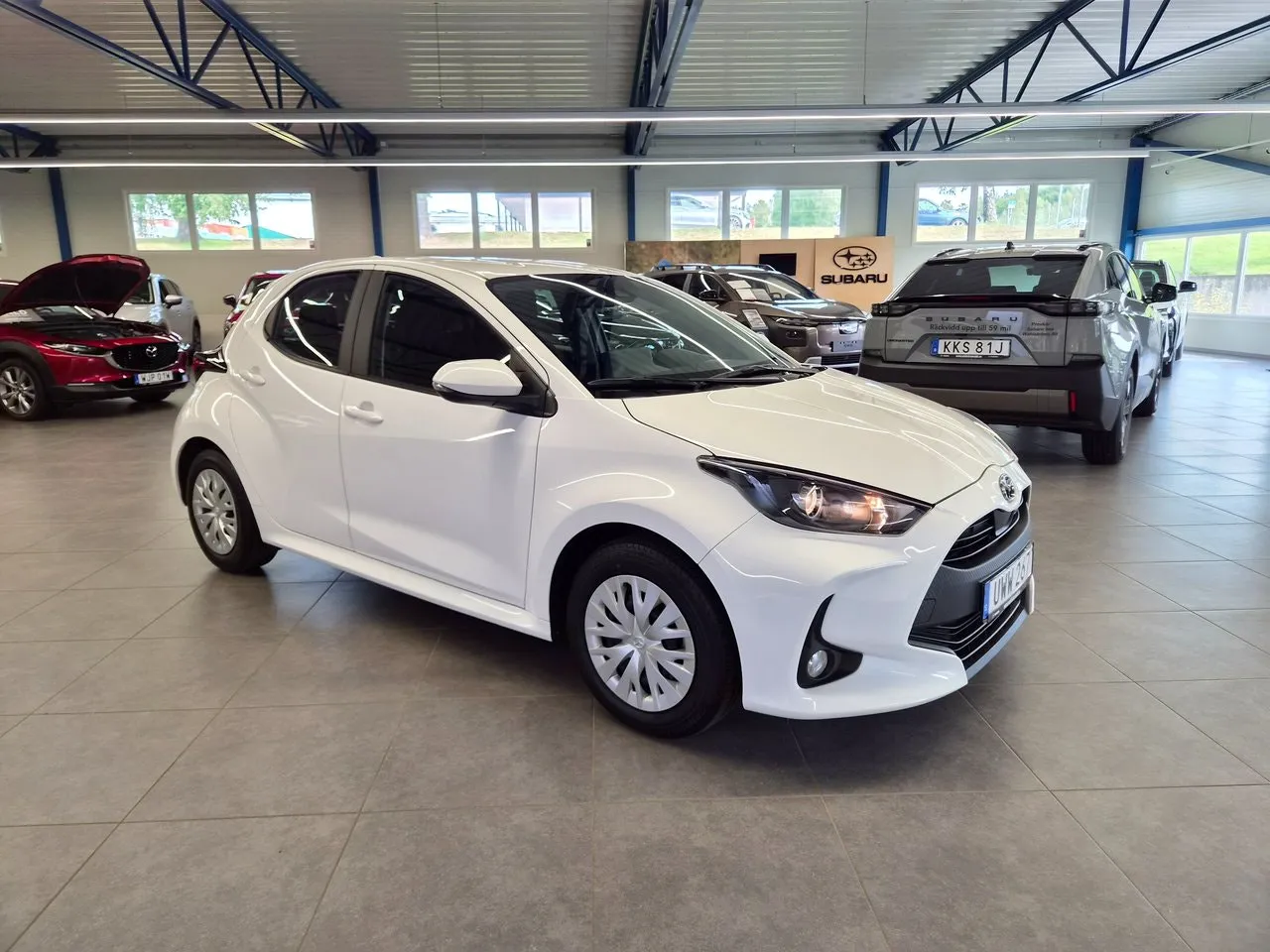 Vehicle image 5