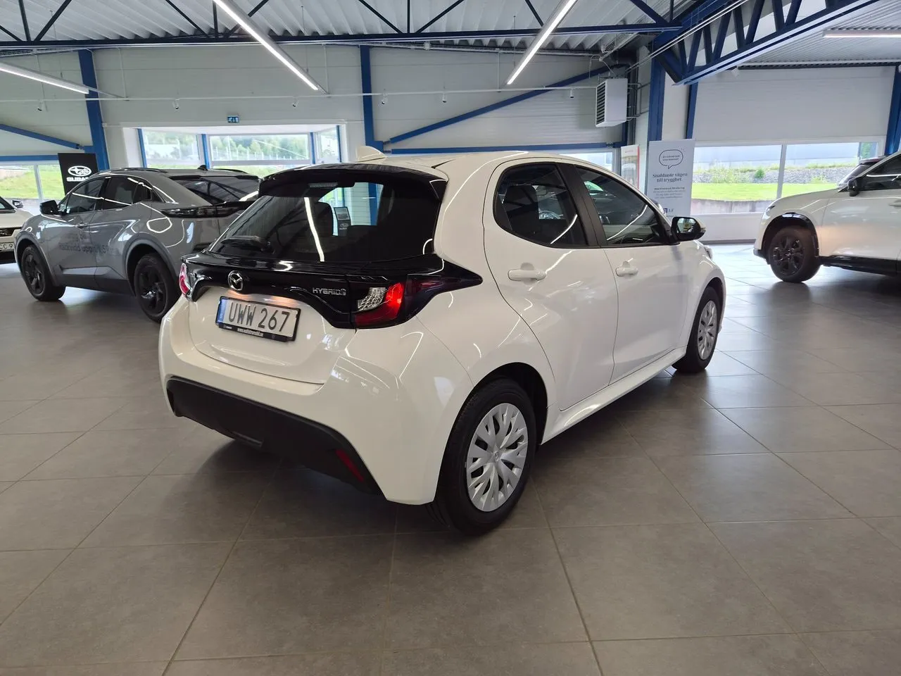 Vehicle image 3