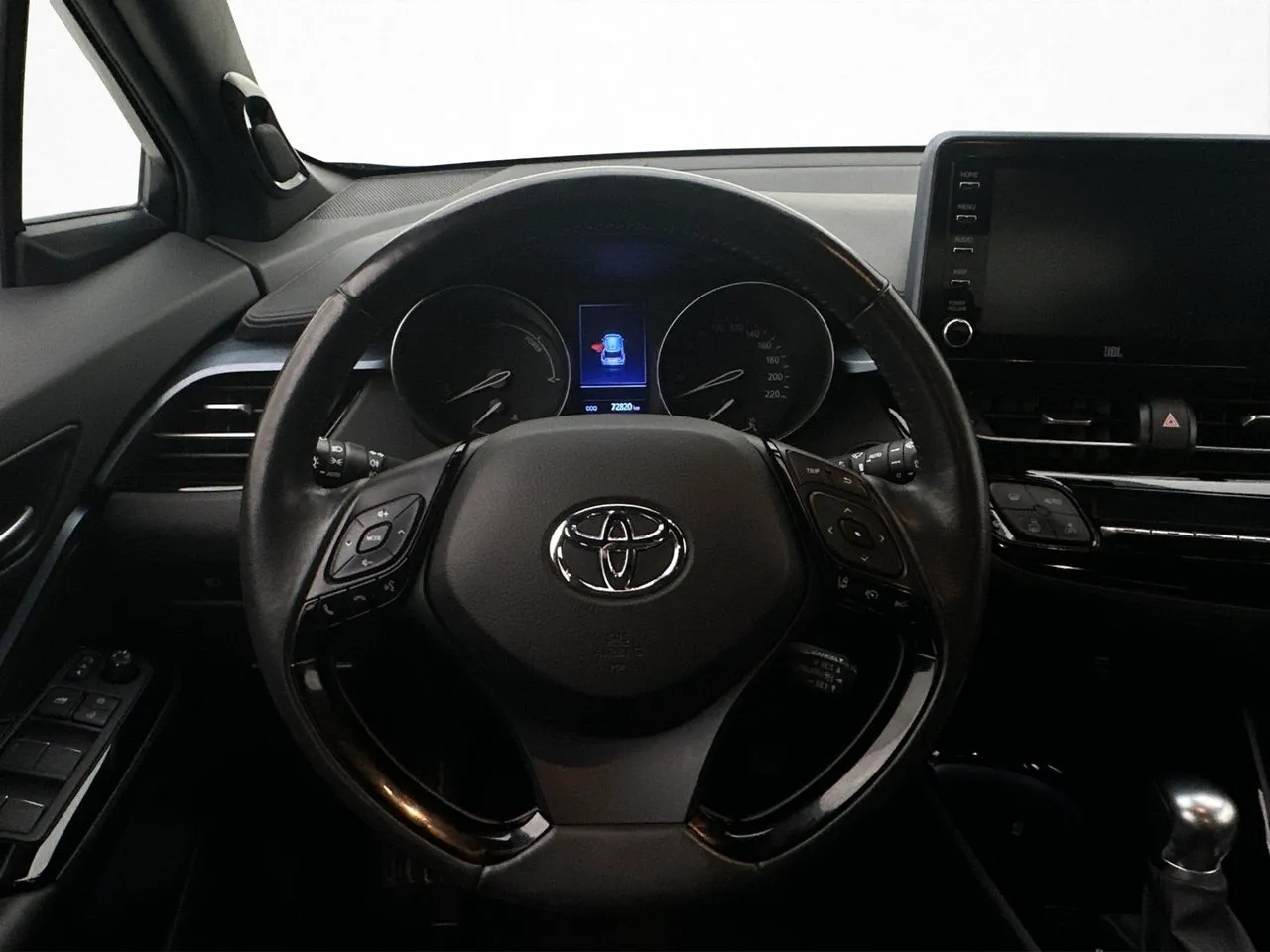 Vehicle image 16