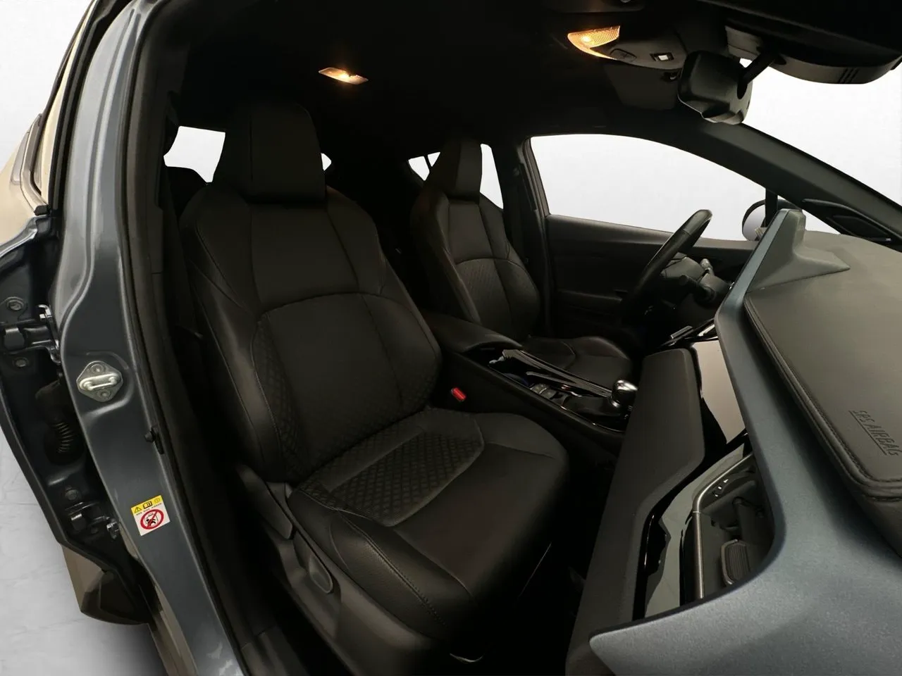 Vehicle image 13