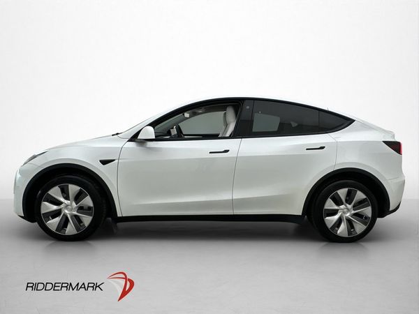 Tesla Model Y AWD Long Range Ljus-interiör Dragkrok En ägare - 2023