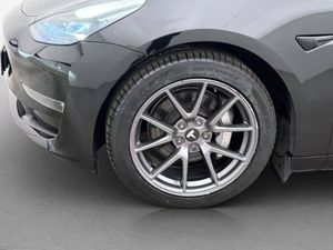 Tesla Model 3 bild 30