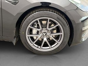 Tesla Model 3 bild 33