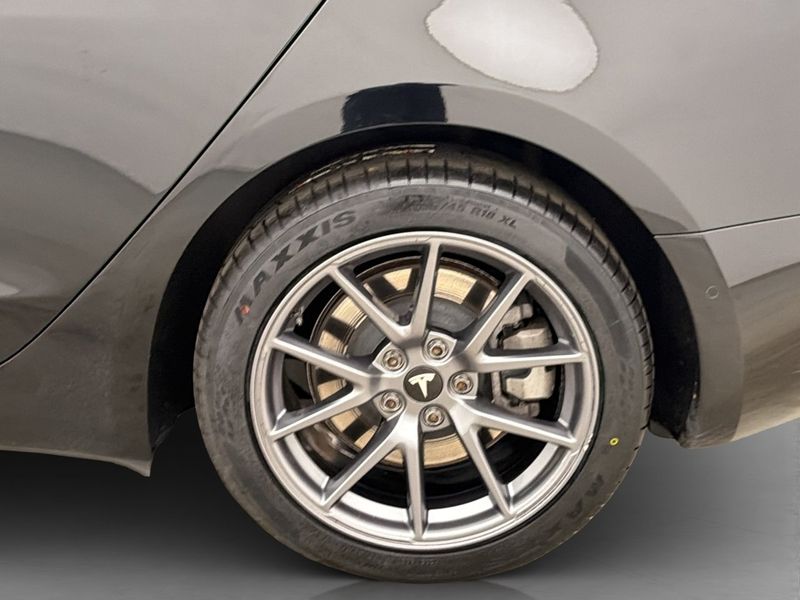 Tesla Model 3 bild 31