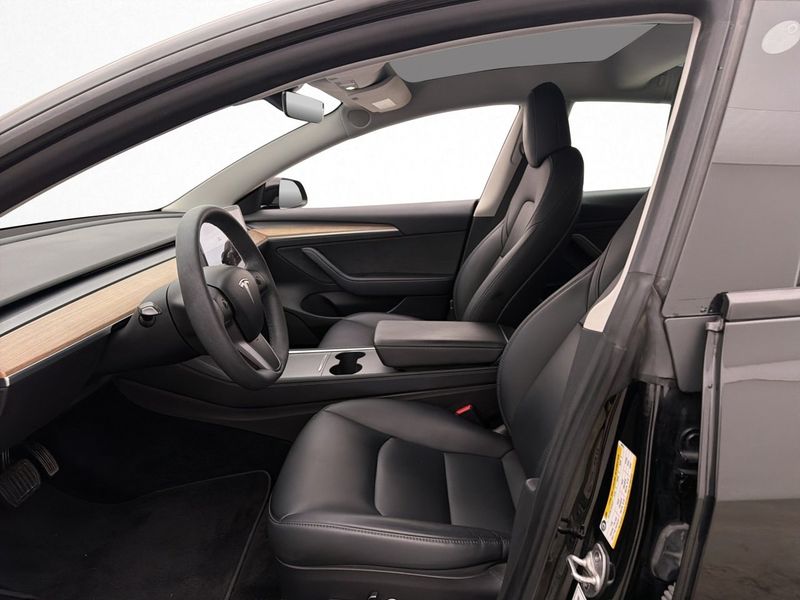 Tesla Model 3 bild 11