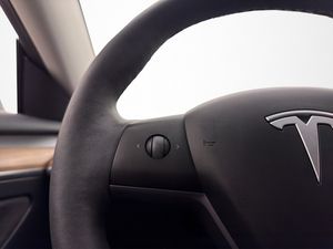 Tesla Model 3 bild 14