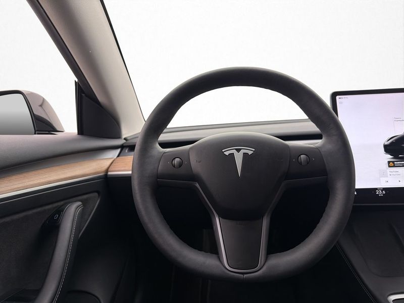 Tesla Model 3 bild 13